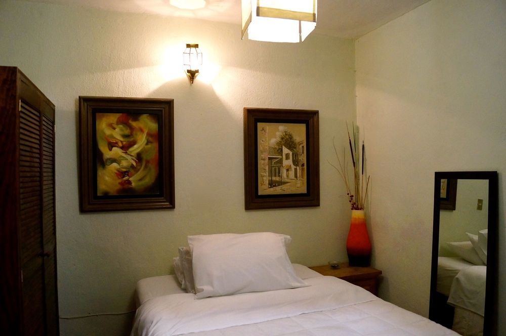 Hotel Aqui Es Mexico Сан Мигел де Аленде Екстериор снимка